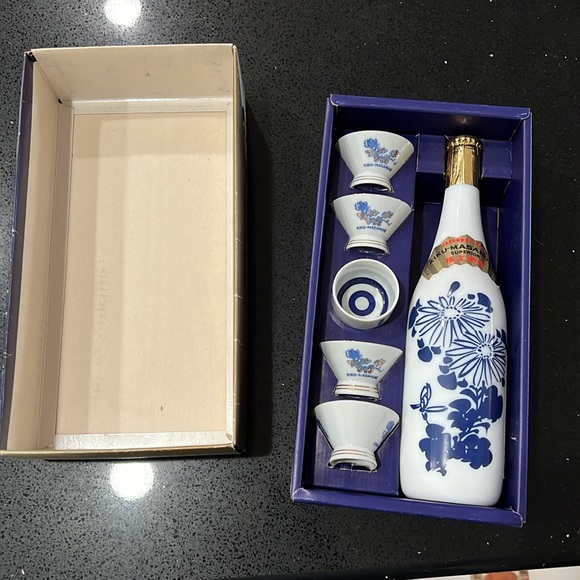 Vintage Kiku Masamune Sake Set - Picture 6 of 15